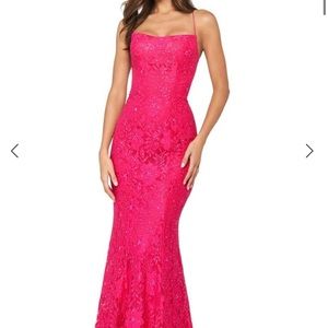 Selling Sherri Hill prom dress in the color Red.